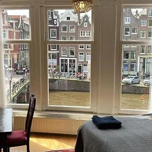 Bed & Breakfast Canal View, Amsterdam